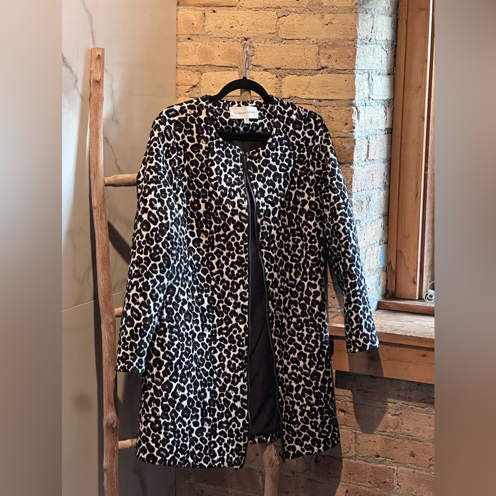 cupcakes and cashmere leopard print full zip brocade coat SIZE MEDIUM